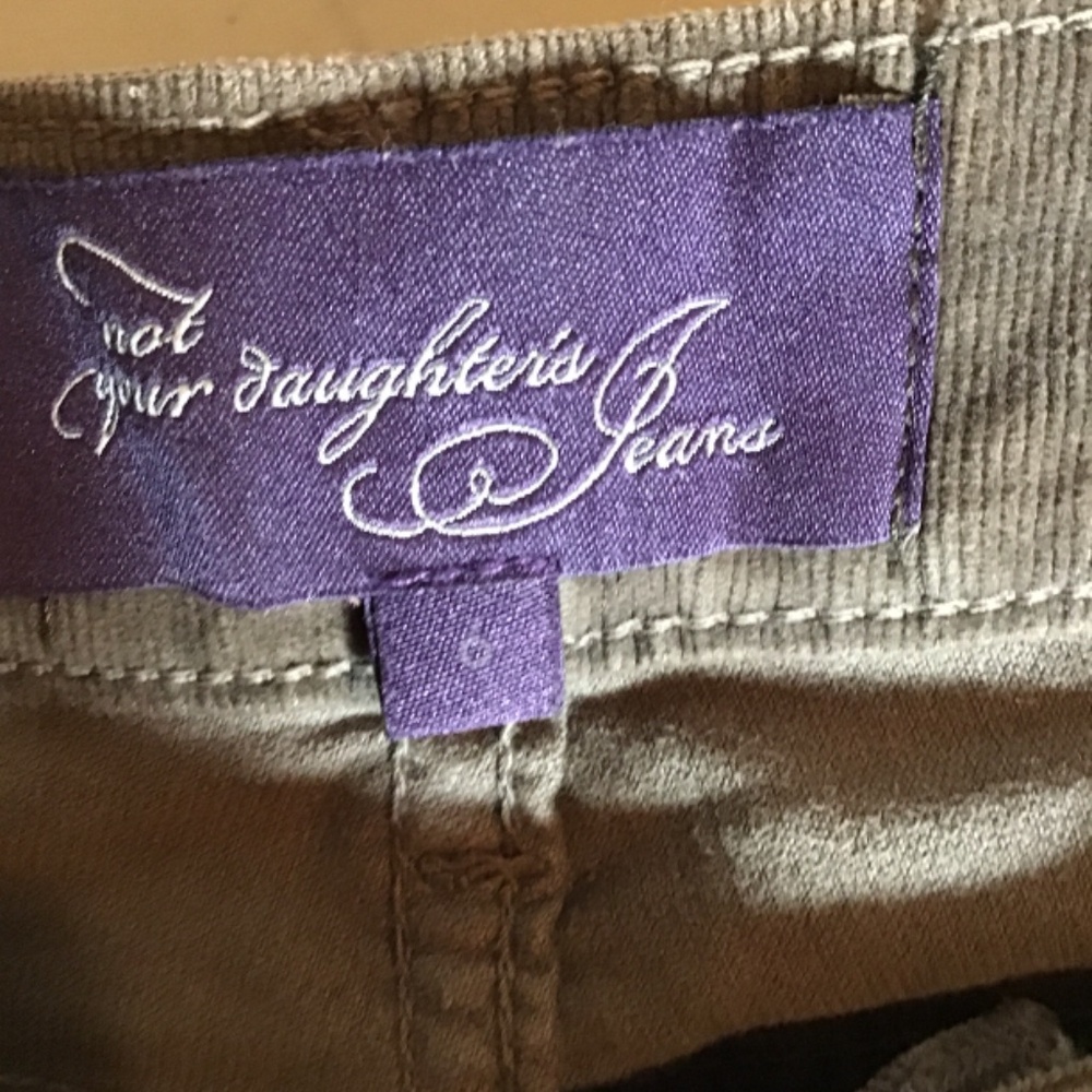 ❤️#308, NYDJ, brown corduroy, new condition, size 6, see photos - Picture 2 of 4